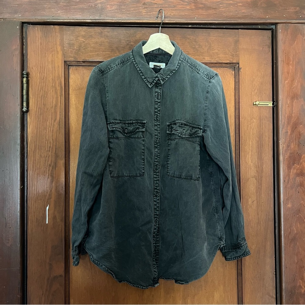 Anthropologie Pilcro chambray button down